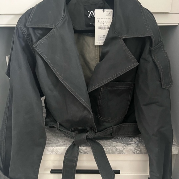Zara new jacket size L but fit big - Picture 2 of 4